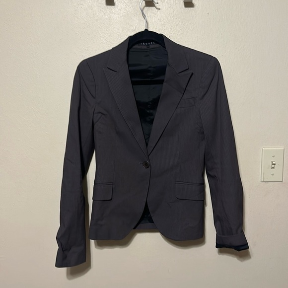 Theory Lightweight Blazer with Subtle Menswear Stripes Size 2‎ - Picture 1 of 9